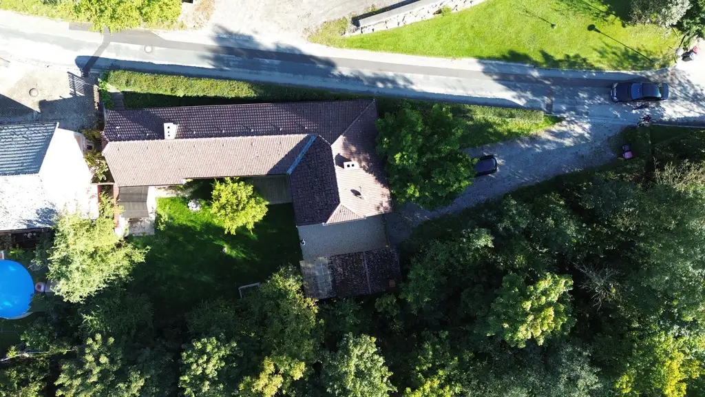 Einfamilienhaus mit großem Garten