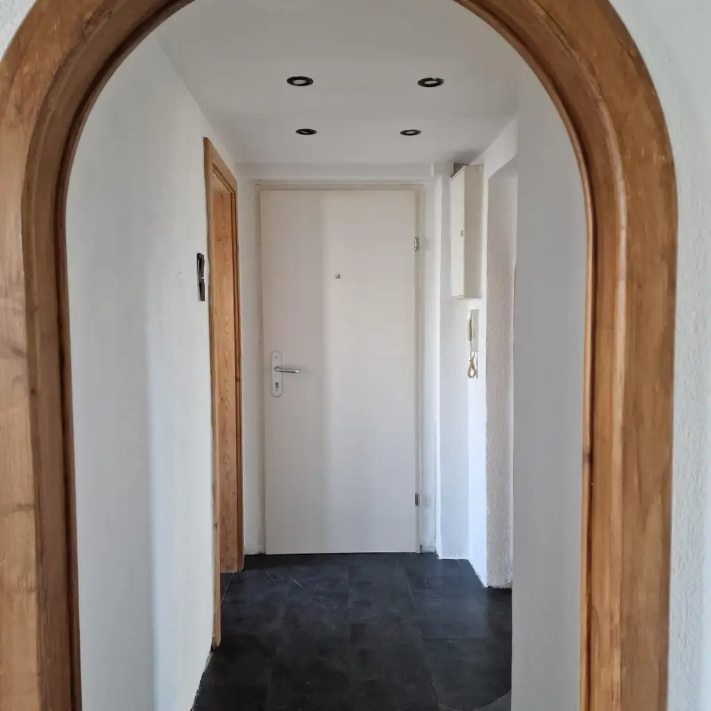 Gut aufgeteilte 2-Zimmer-Wohnung mit Badewanne