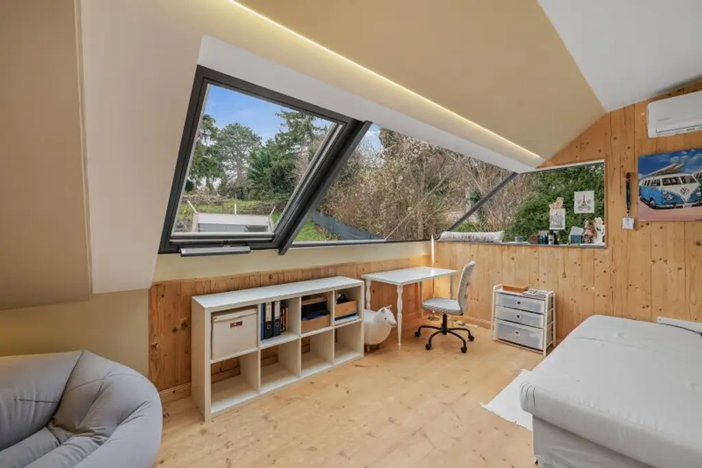 Architektenvilla mit Pool und Biosauna in 1230 Wien-Mauer