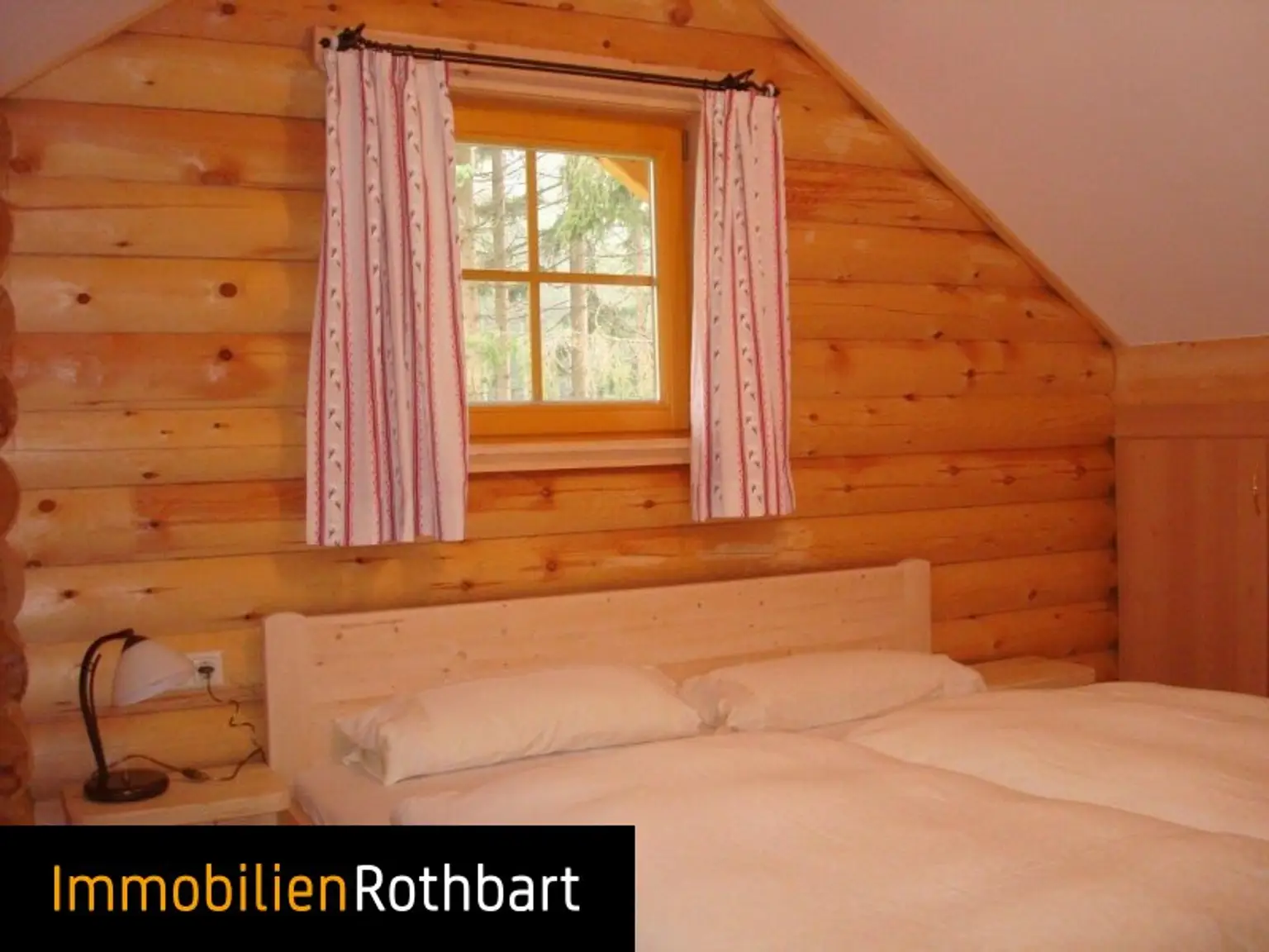 Neuwertiger Bauernhof in sonniger Lage