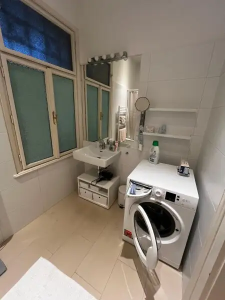 Gepflegte und ruhige Hochparterre Wohnung Nähe Alois Drasche Park