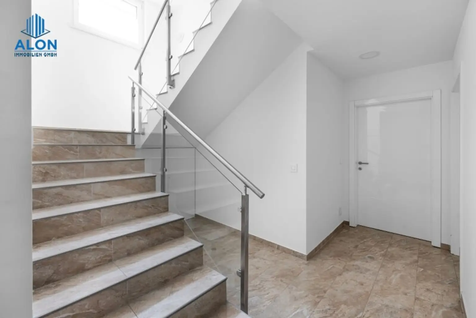 EXKLUSIVES WOHNHAUS | WOHNTRAUM | GROSSER GARTEN MIT WHIRLPOOL & SAUNA