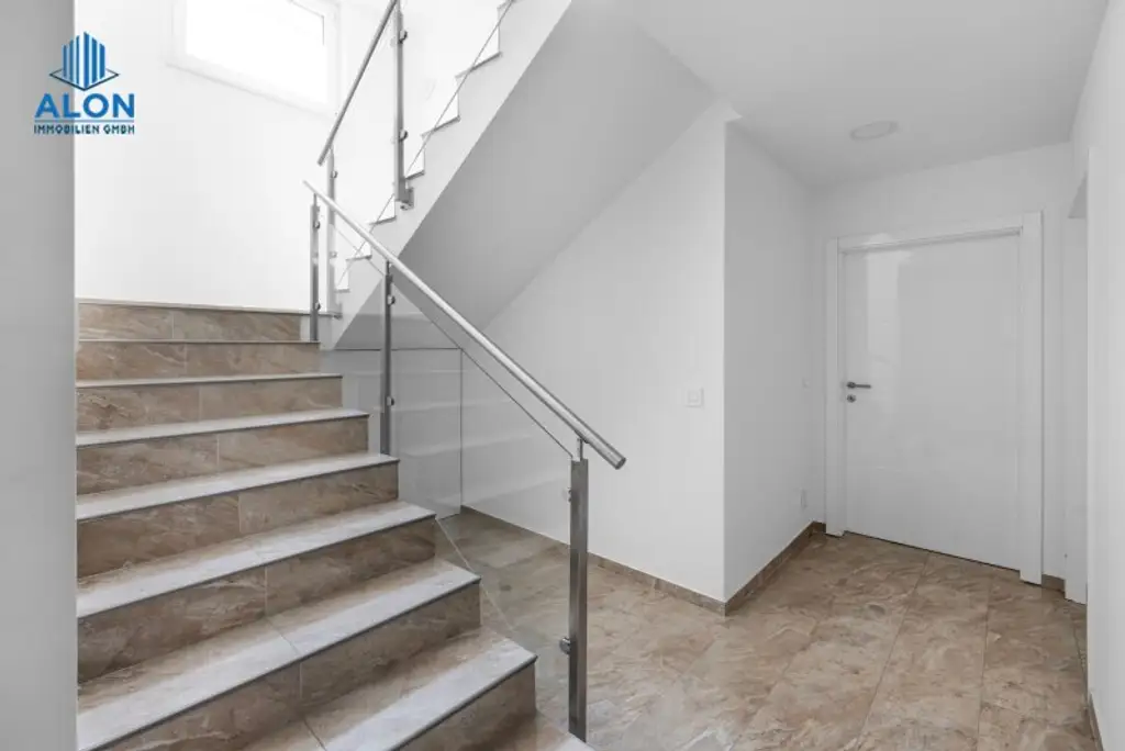 EXKLUSIVES WOHNHAUS | WOHNTRAUM | GROSSER GARTEN MIT WHIRLPOOL & SAUNA