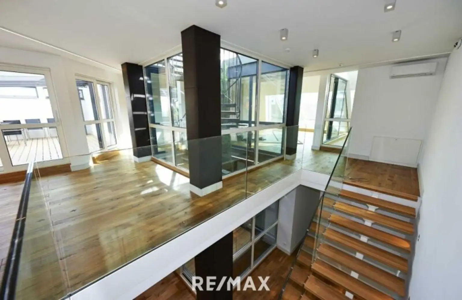 Wohnbereich Blick zu den Terrassen