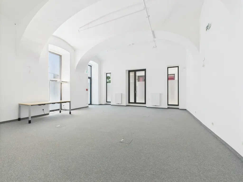 Geschäfts-/Galerie- Bürofläche mit ca. 74 m² in Toplage der Linzer Innenstadt