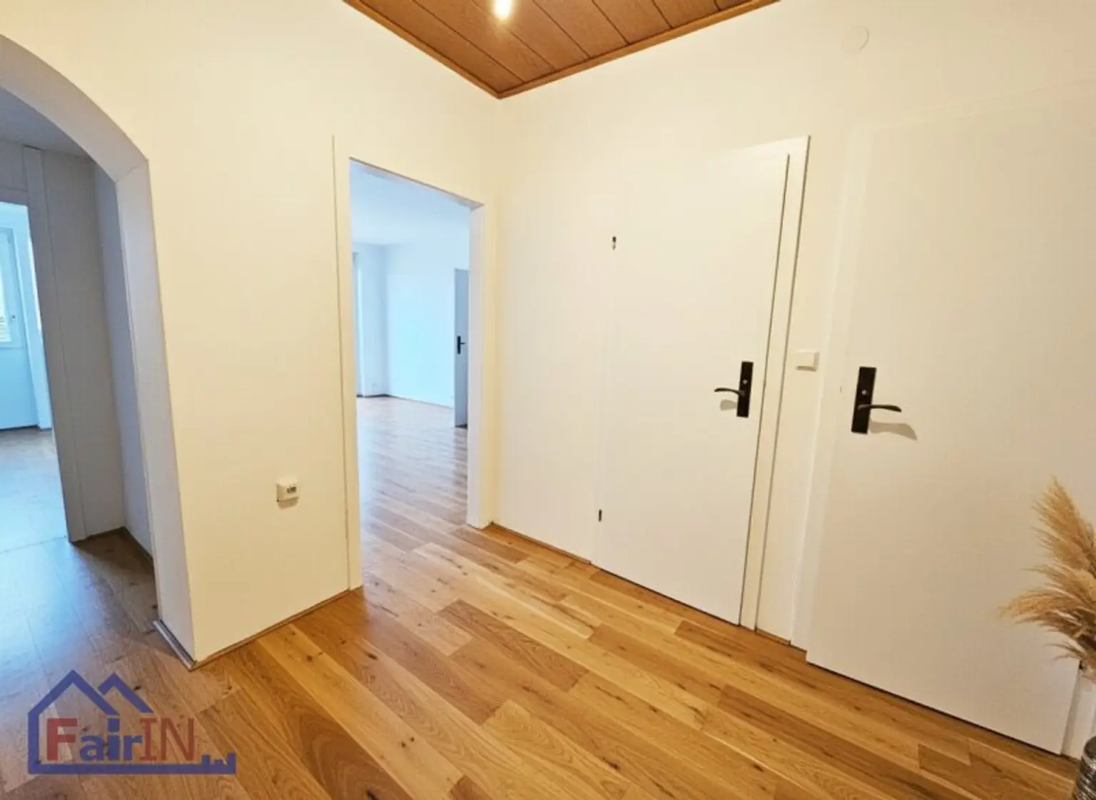 " Moderne Stadtwohnung mit Loggia in zentraler Lage - 2 Zimmer "