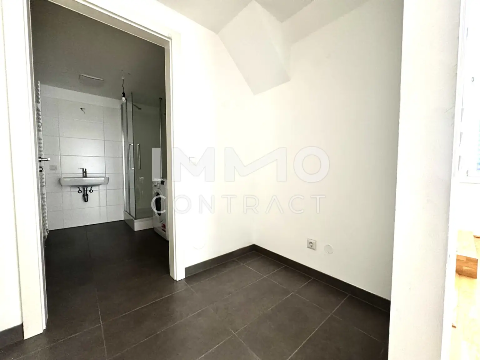 Sonnige 2-Zimmer-Dachgeschosswohnung mit riesiger Terrasse und perfekter Raumausnutzung