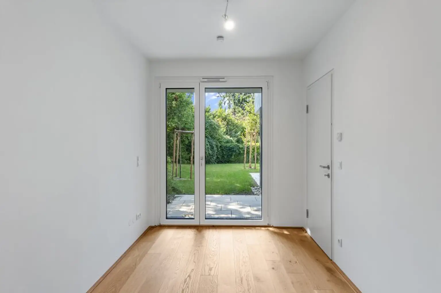 floé 225 - letzte freie Gartenwohnung: 3 Zimmerwohnung mit 3 Terrassen und 179m2 Eigengarten