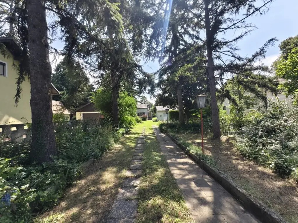Großzügiges Baugrundstück mit viel Potential in Strasshof – Silberwald