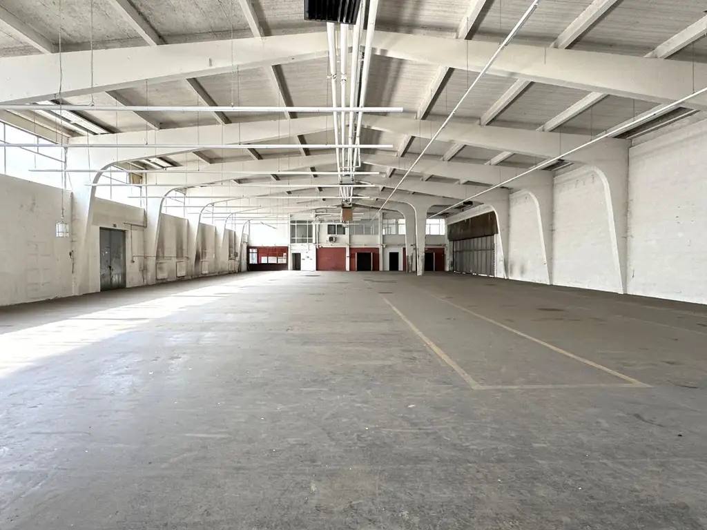 Hallenobjekt mit Büro beim Hauptbahnhof