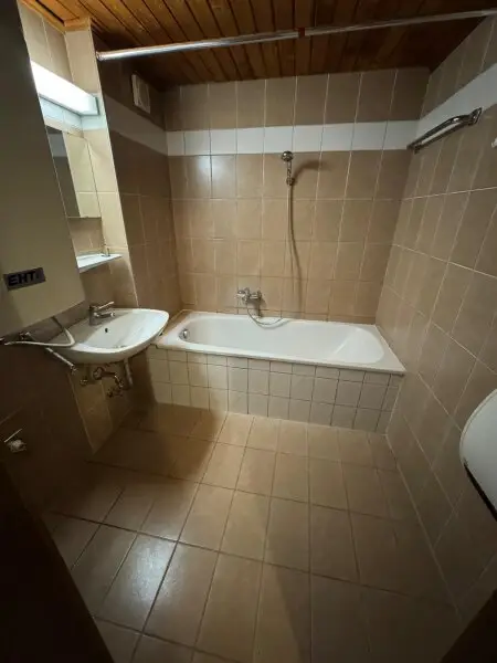 "GRÖDIG - Kleines 2 Zimmer Appartement mit PKW-Stellplatz"
