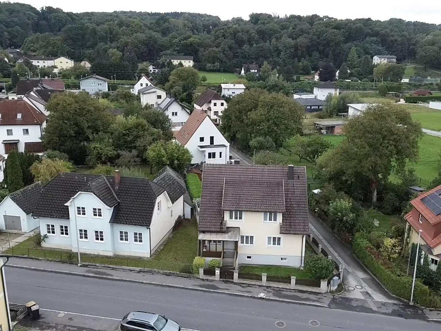 Bürgerliches Einfamilienhaus mit viel Platz, liebenswerten Garten und tollem Ausblick!