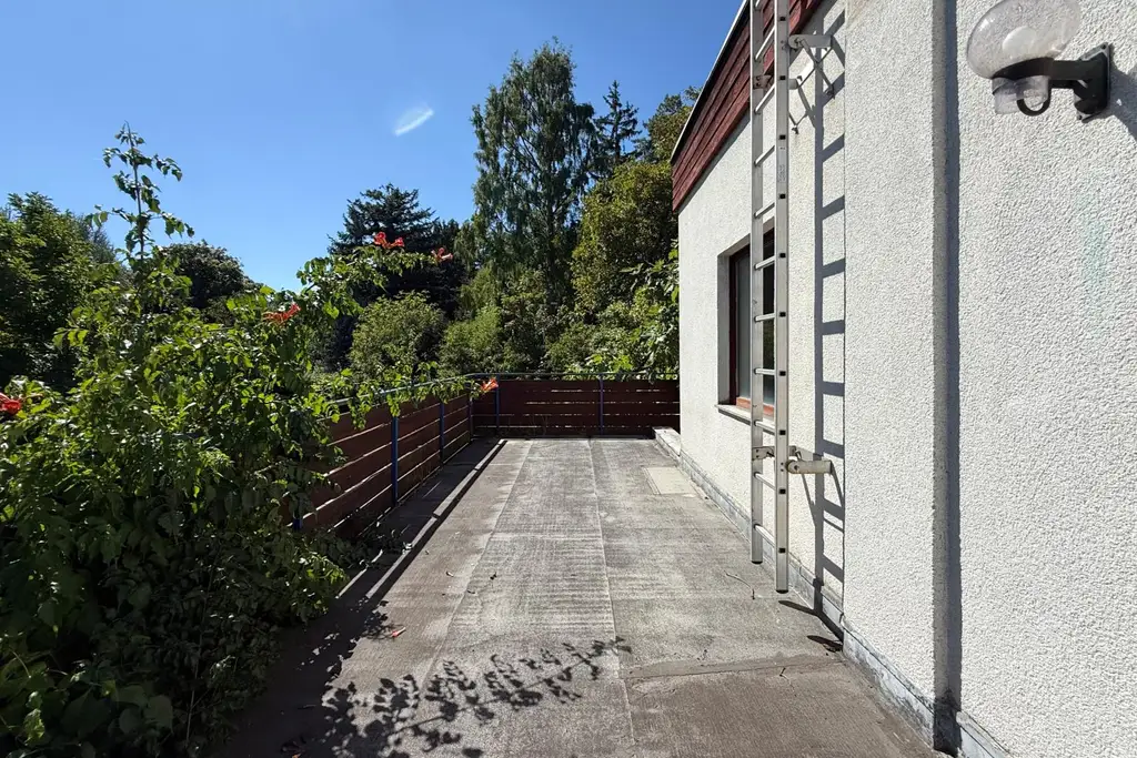 Traumhaftes Gartenparadies in Maurer BESTLAGE