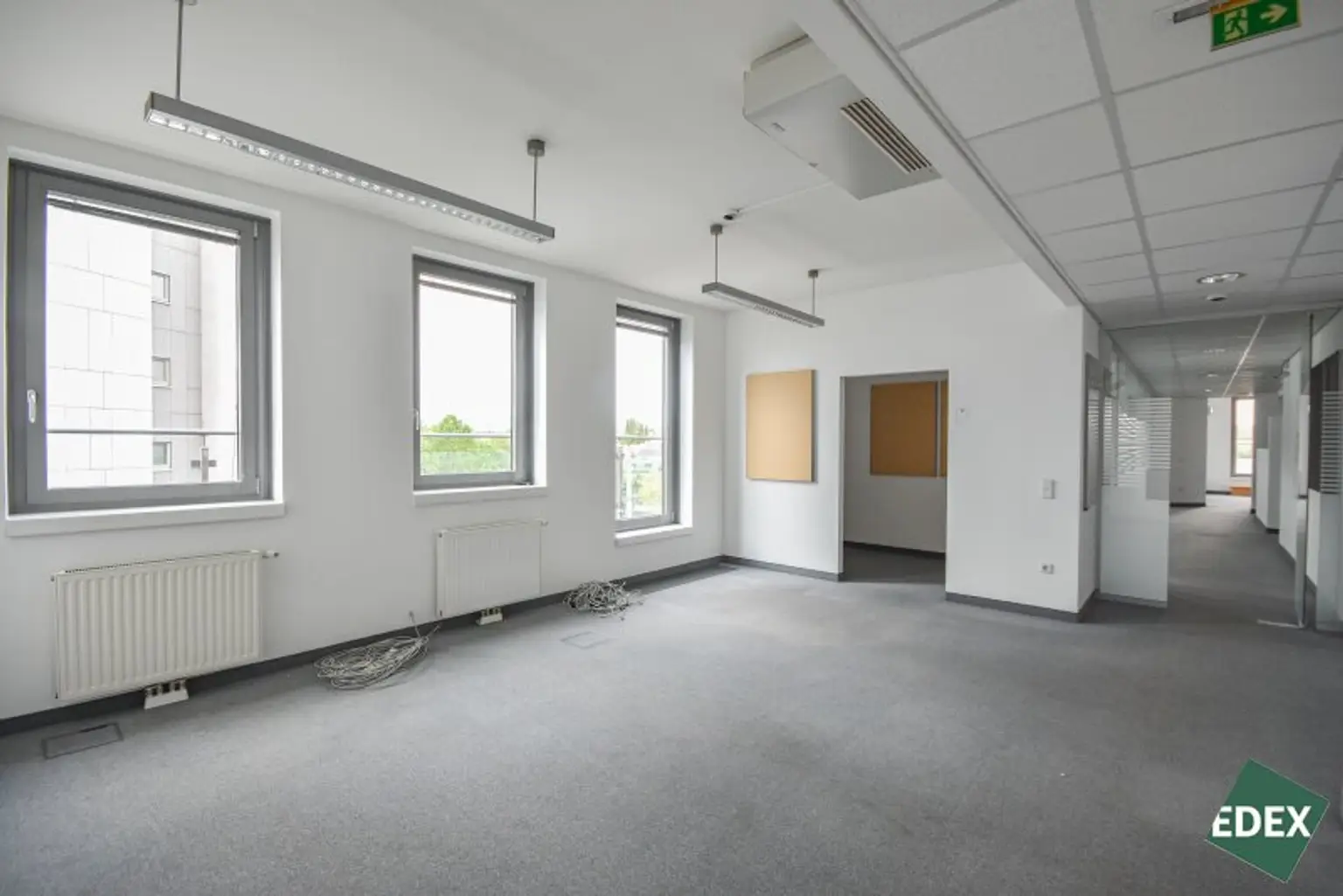 Durchdacht aufgeteilte Bürofläche mit Terrasse und optimaler Anbindung