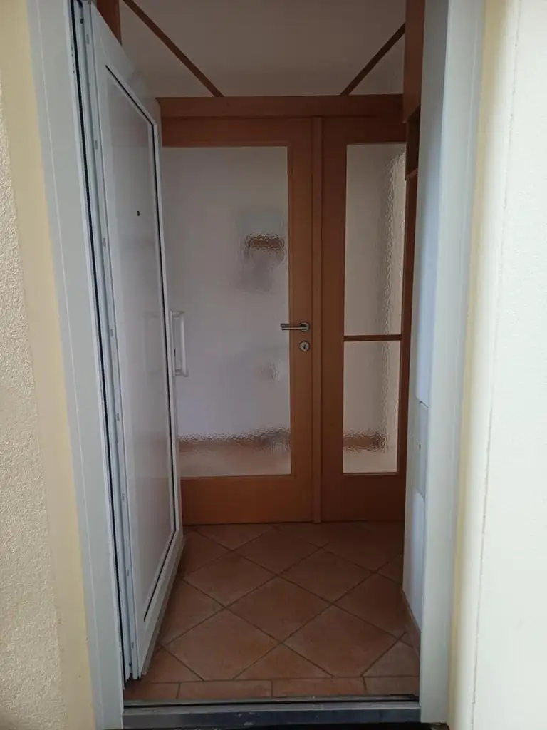 Gmunden: Äußerst gemütliche, teilmöblierte Wohnung mit Balkon im 1. OG in Seenähe!