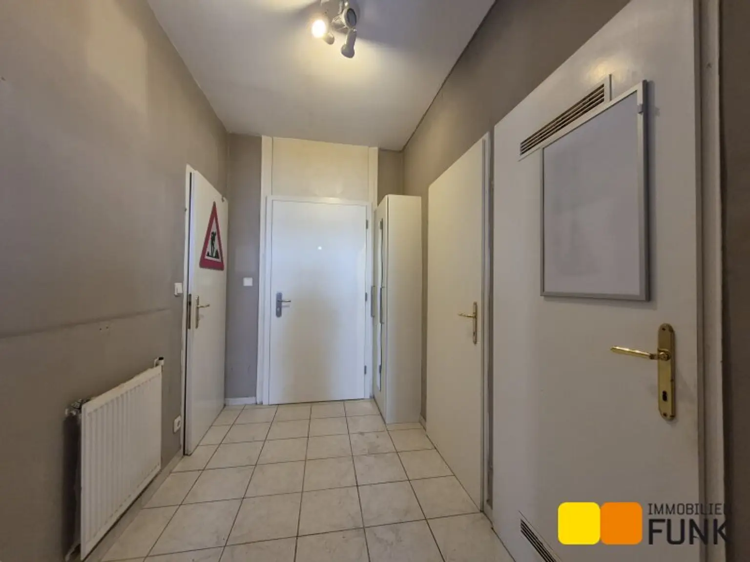 Sanierungsobjekt, 2 Zimmer in guter Lage