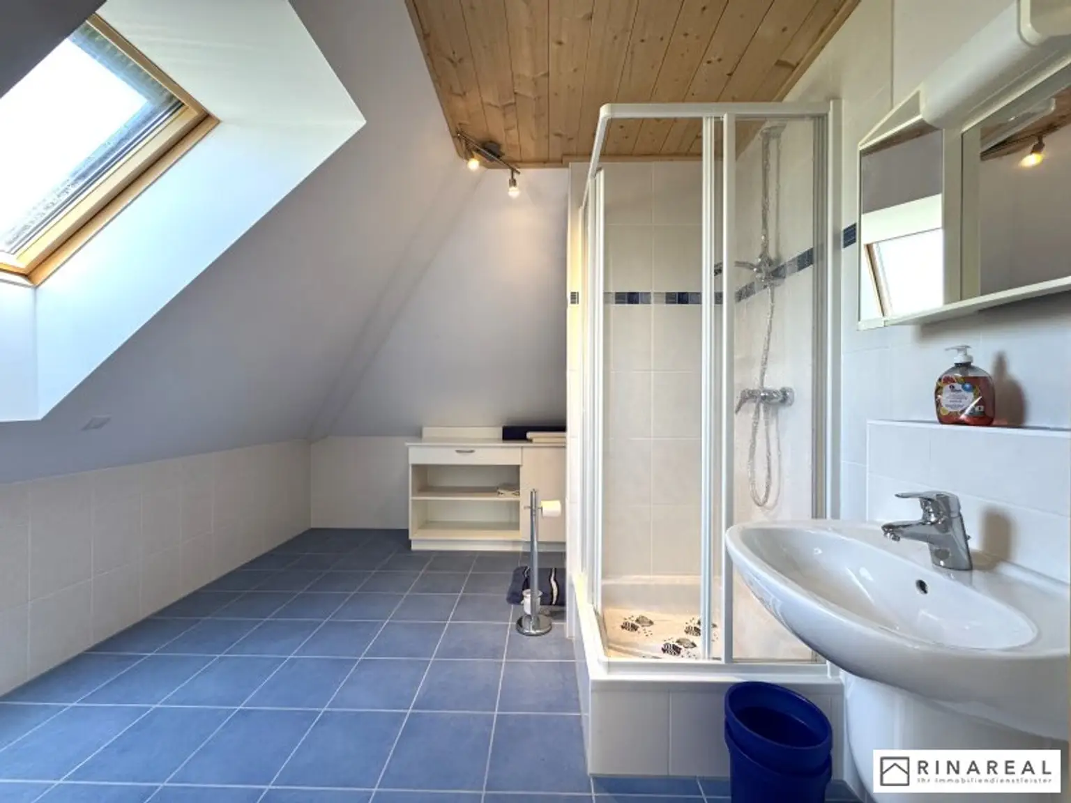 MOLLRAM - Einfamilienhaus mit ca. 1.268 m² Eigengrund | Baujahr 2009 | Sauna & Whirlpool | Luftwärmepumpe, PV-Anlage, Klimaanlage uvm.