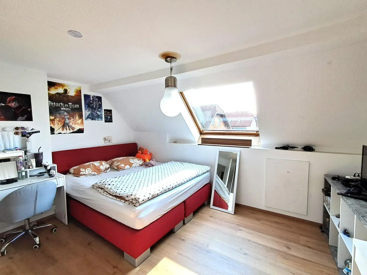 6 Zimmer ein großzügiges Grundstück und viel Platz warten auf eine nette Familie