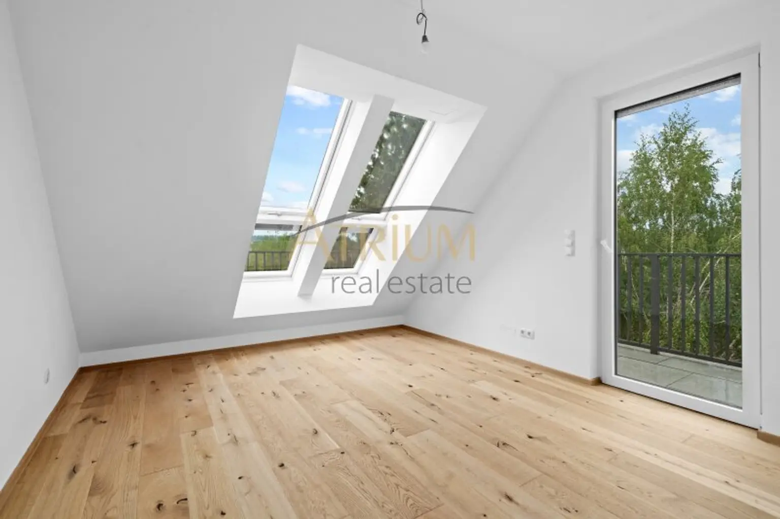 Erstbezug – moderne 2-Zimmer-Dachgeschosswohnung mit Terrasse und Weitblick