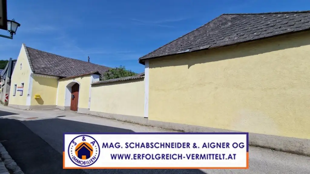 Traditionelles Bauernsacherl in erhöhter Lage - renovierungsbedürftig!