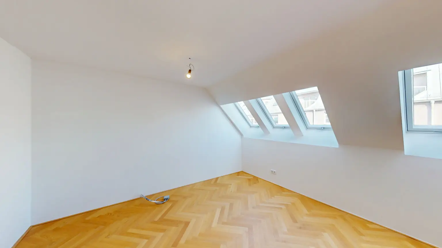Helle Dachgeschoßwohnung mit 3 Zimmern und Terrassen in Wien-Alsergrund