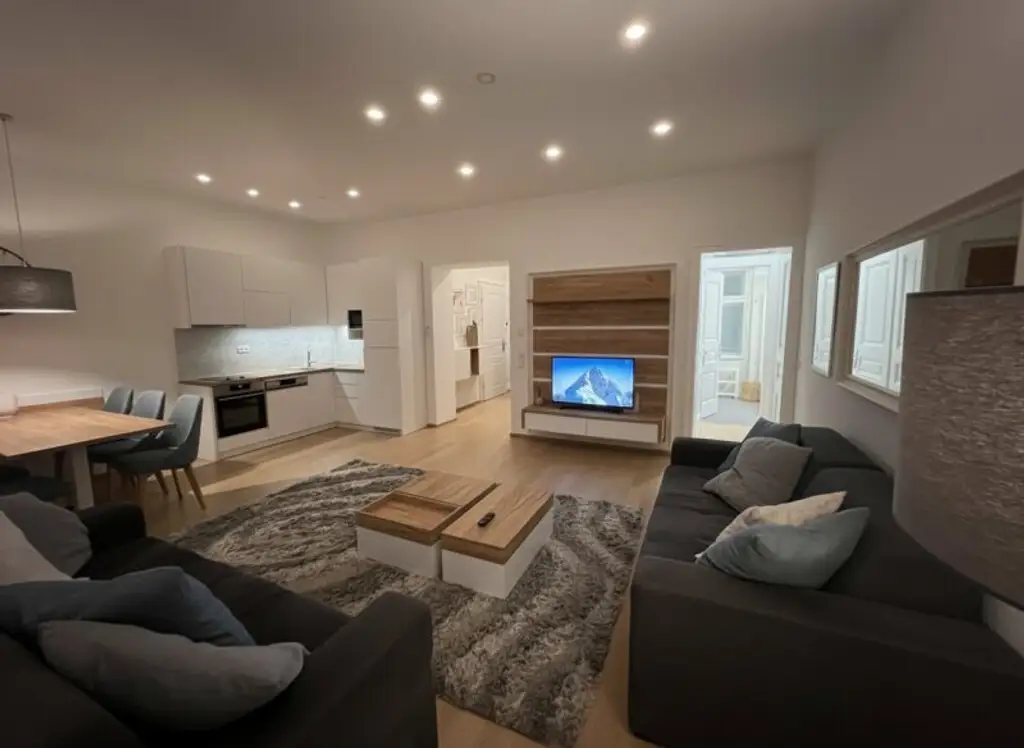 MODERNES DESIGN VOLLMÖBLIERT TRIFFT ALTBAU