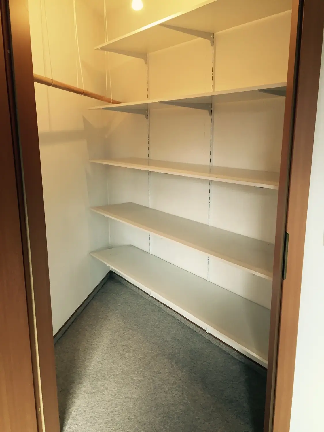 Begehbarer Schrank