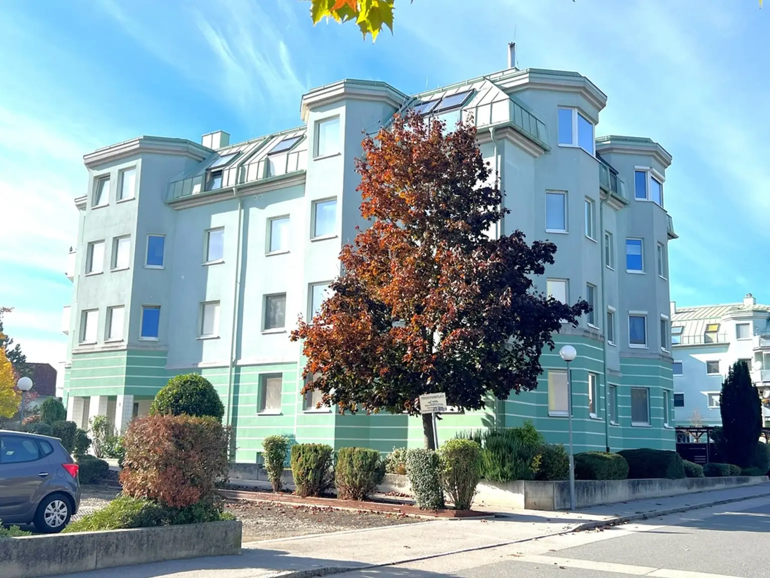 TRAUMHAFTE NEUBAUWOHNUNG MIT FERNBLICK | LICHTDURCHFLUTETE 3 ZIMMER | GARAGE | TOPLAGE IN EBERGASSING