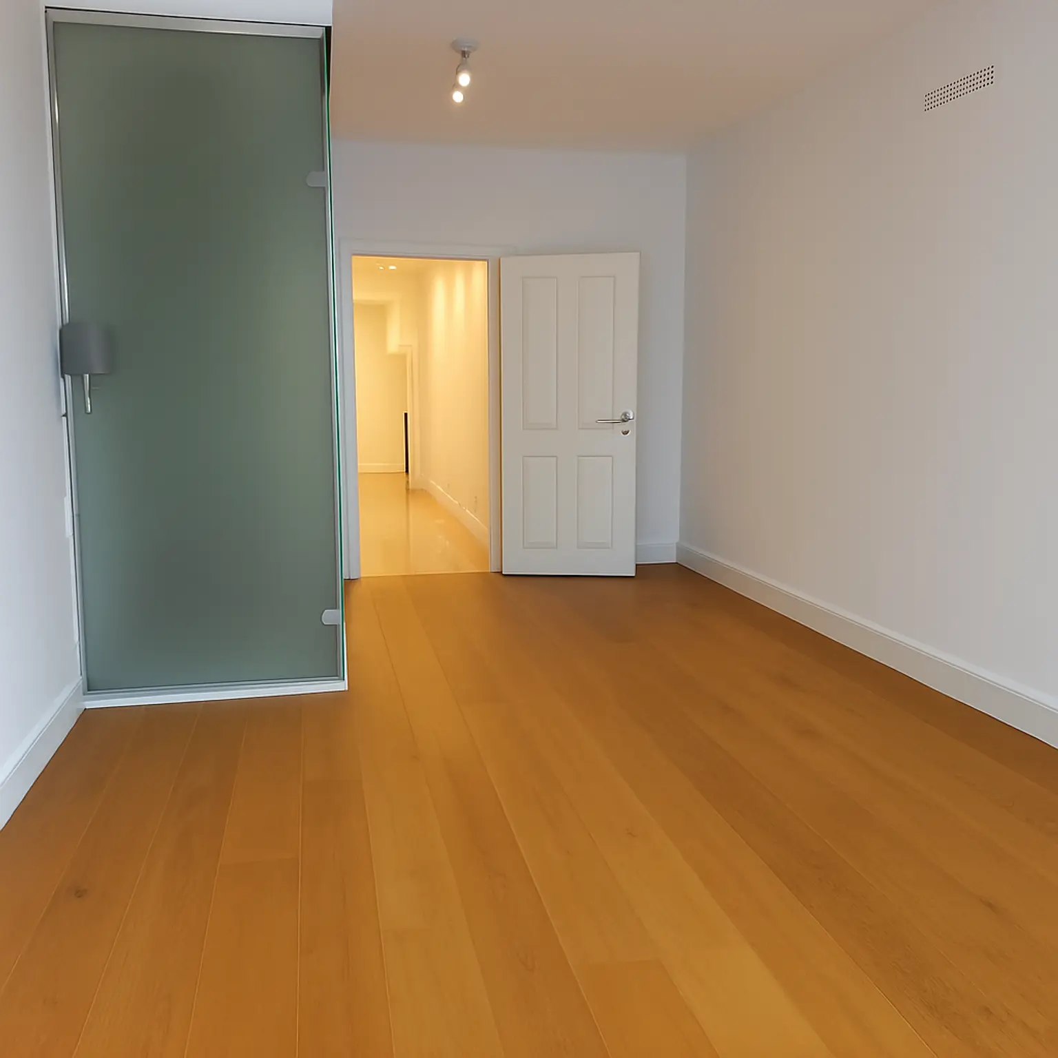 Schlafzimmer 2 mit Badeinbau