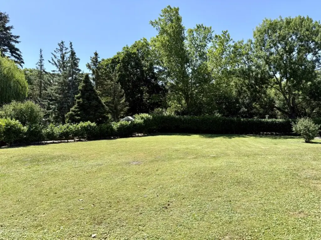 Nähe Therme Oberlaa - einzigartiges ebenes unbebautes Grundstück - 670 m²