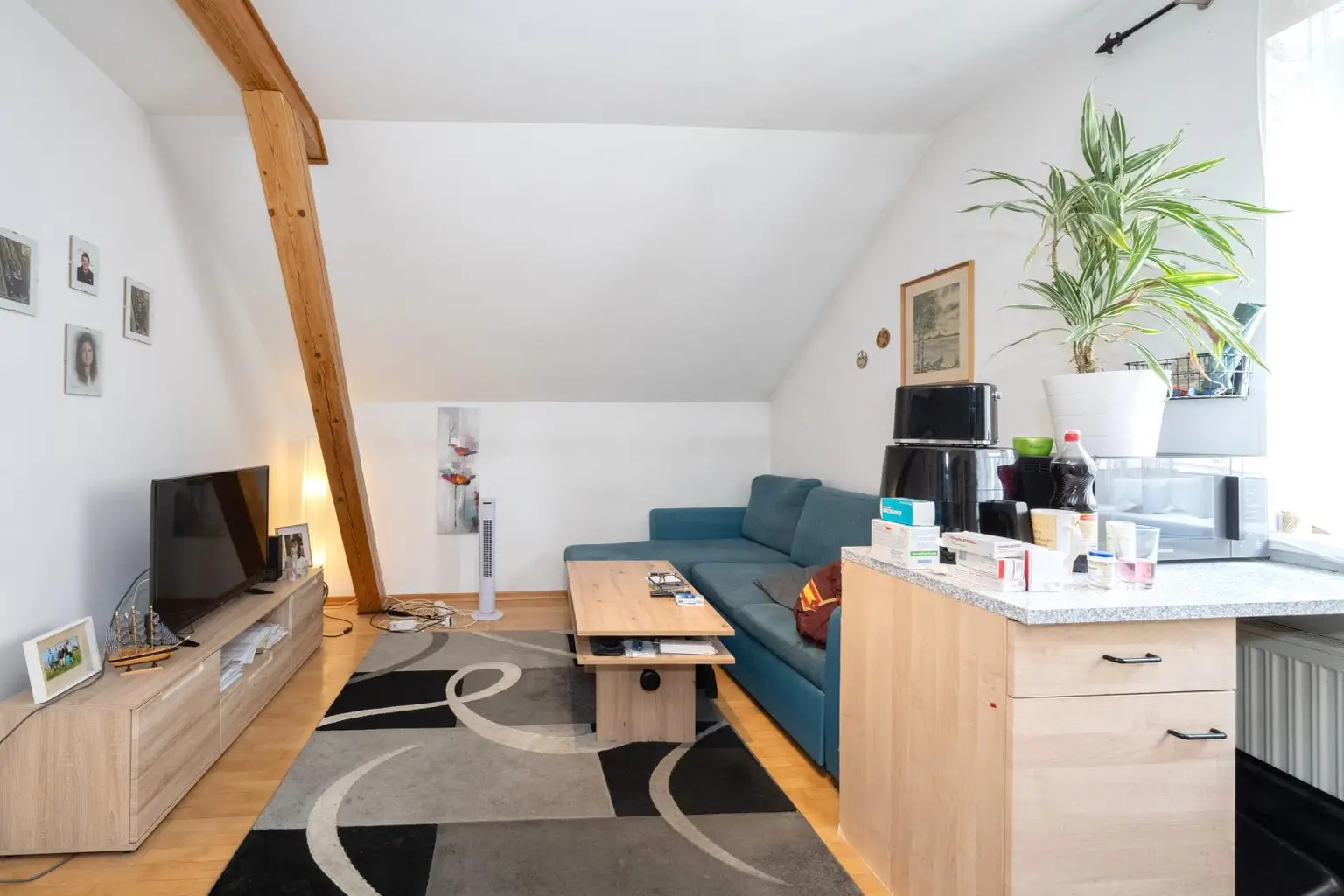 Wohn-, Koch- und Essbereich 2 (F8W3)