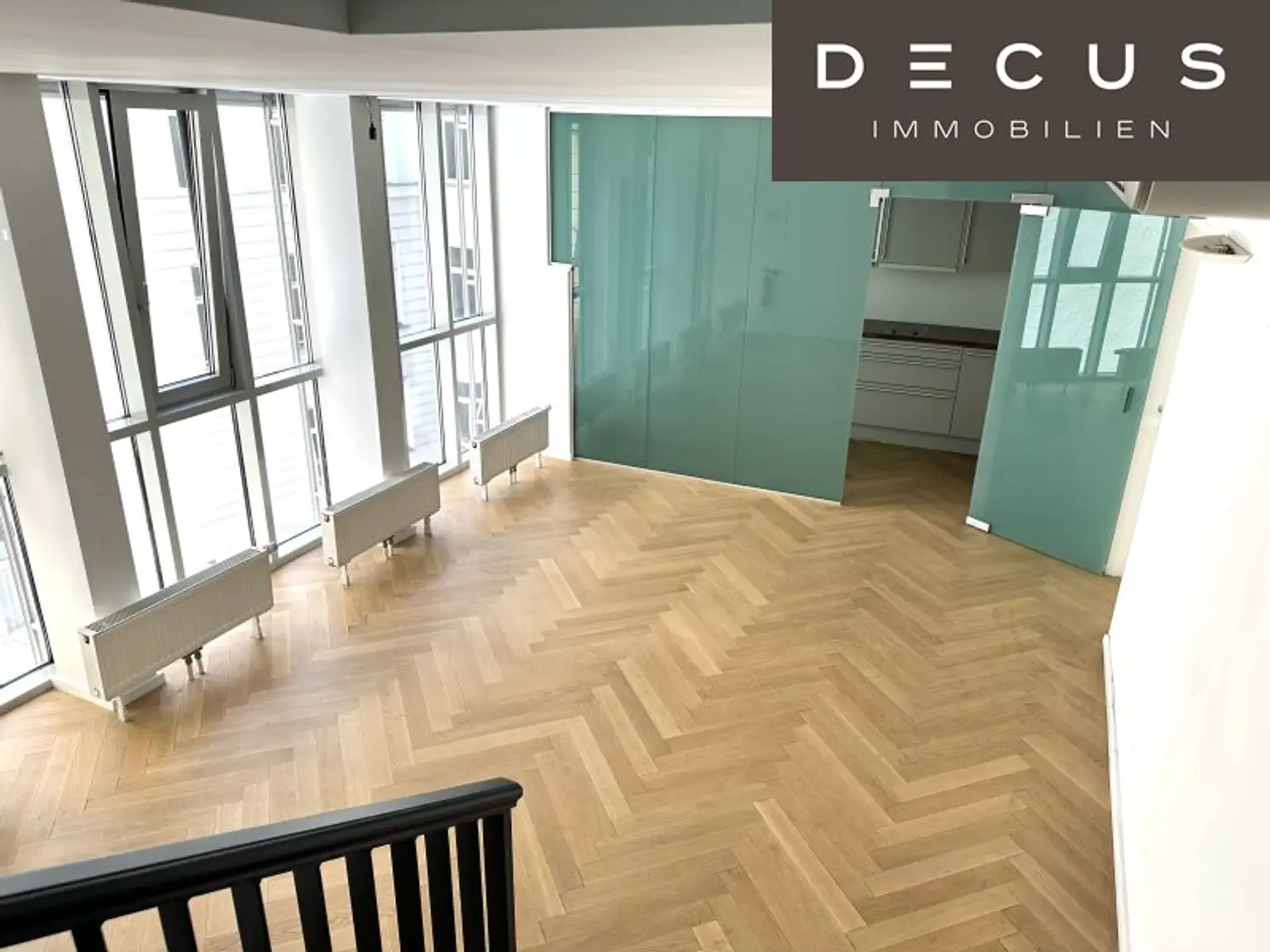 + + + REPRÄSENTATIVER ALTBAU + + + TOP CITY LAGE + + + 10 Räume + + +