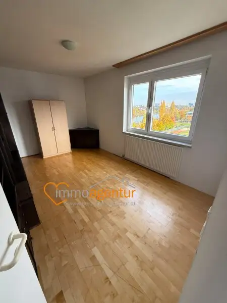 Wohnjuwel über den Dächern von Thalheim, mit Loggia und Traunblick