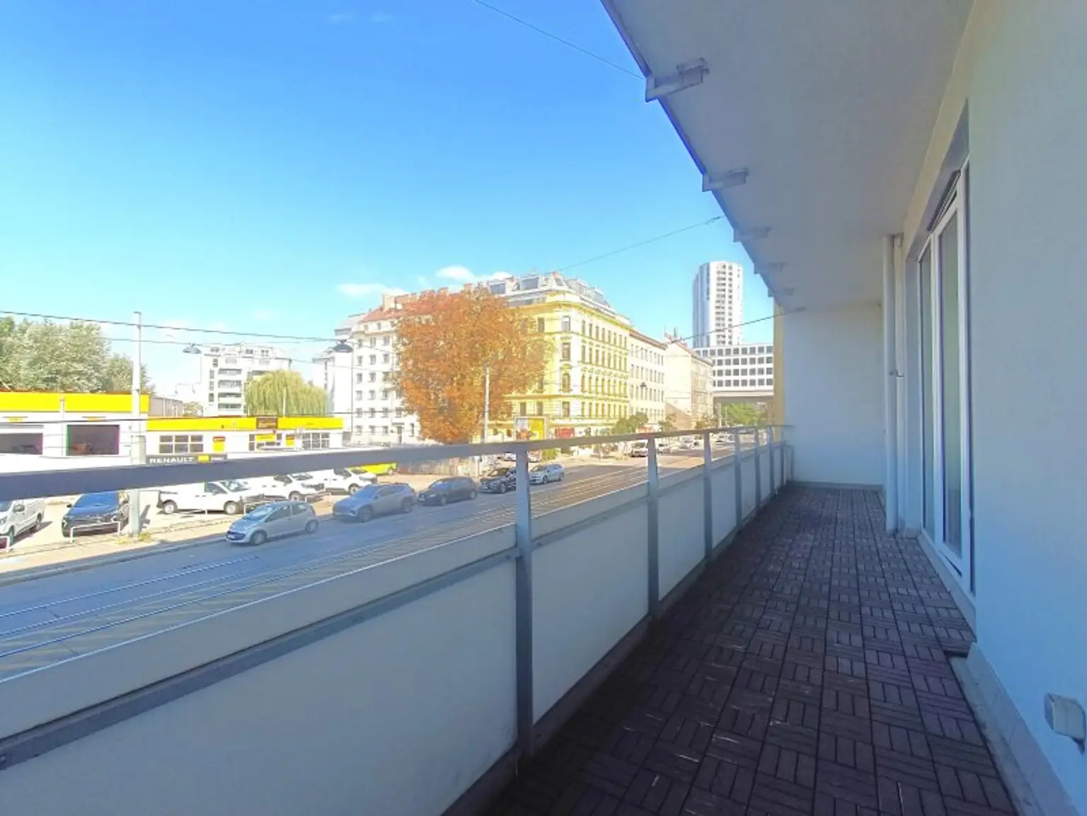 Sanierungsbedürftige 2-Zimmer Wohnung mit Loggia und idealer Verkehrsanbindung - Nähe U6 Dresdner Straße!