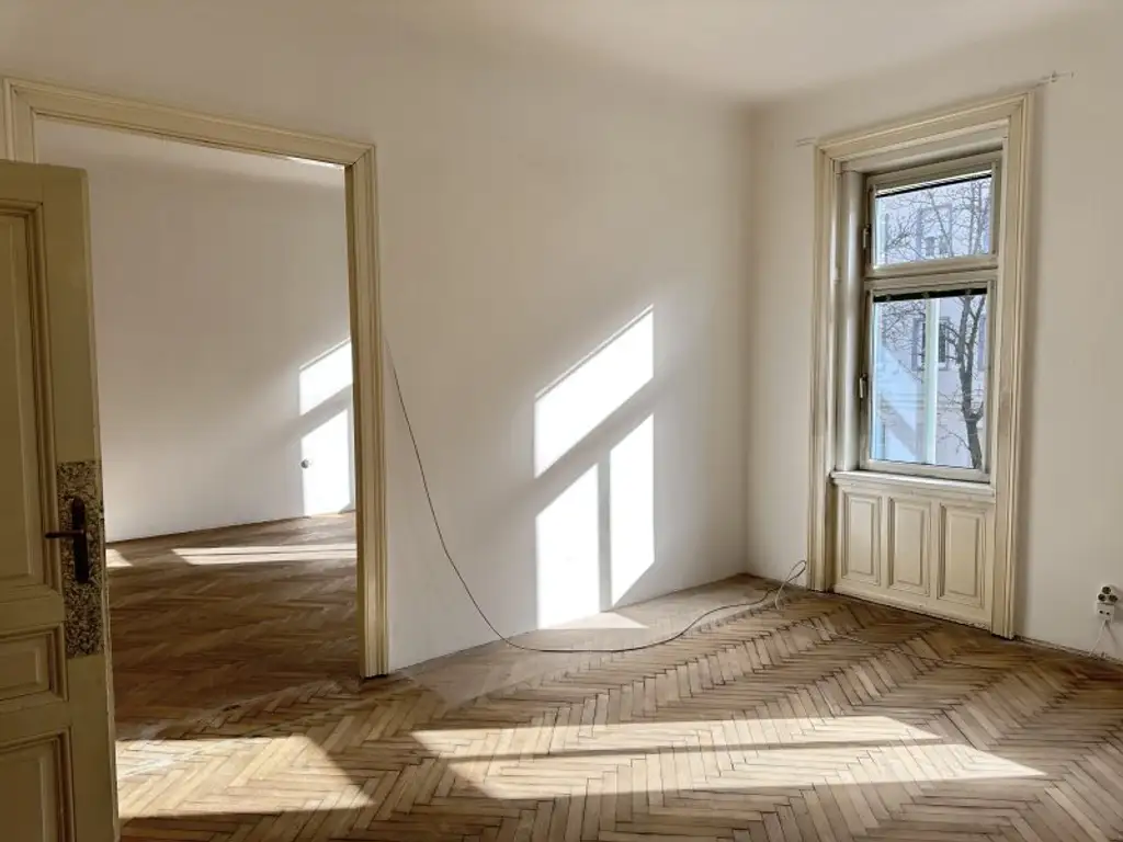 TOLLER ALTBAU - SCHÖNE WOHNUNG IM ALTWIENER STIL - ZUM SANIEREN