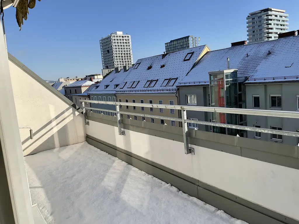 3 ZIMMER TERRASSENWOHNUNG MIT TG-STELLPLATZ