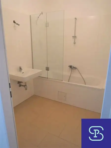 Provisionsfrei: Unbefristeter 55m² Altbau + 25m² Terrasse im topsaniertem Stilaltbau - 1070 Wien!