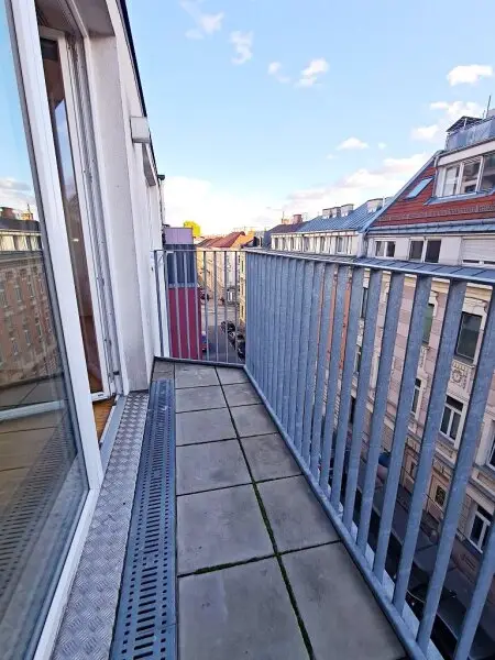 AM SPITZ-NÄHE, gepflegte 36 m2 Neubau mit 4 m2 Balkon, 2 Zimmer, Komplettküche, Wannenbad, Parketten, Garagenplatz möglich, Leopold-Ferstl-Gasse