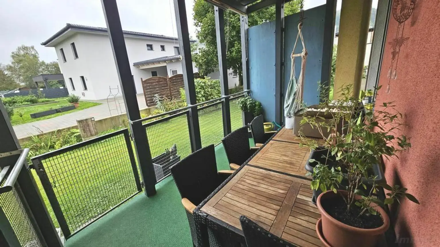 **Barrierrefreie & großzügige Wohnung** sonnige Loggia mit Grünblick** Carport**