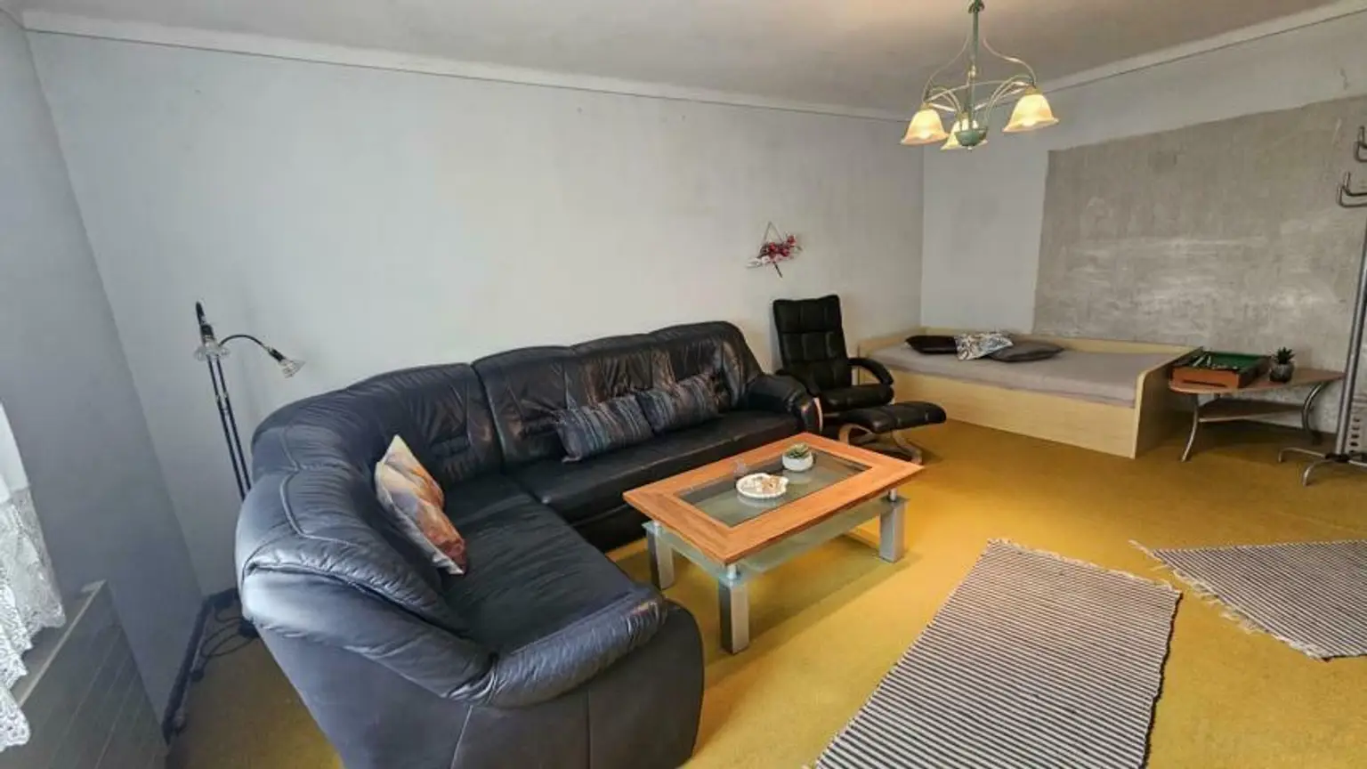 ** Geschmackvolles Zweifamilienwohnhaus - ca. 19ha LW-Fläche mit Wald ** unvergleichbarer Panoramablick auf Schloss Kapfenstein und das steirische Hügelland **