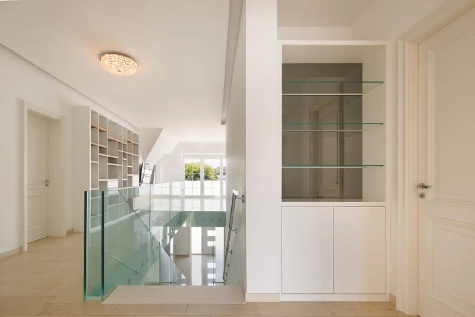 LUXUS VILLA mit Innenpool und Weinkeller im Golfclub Fontana