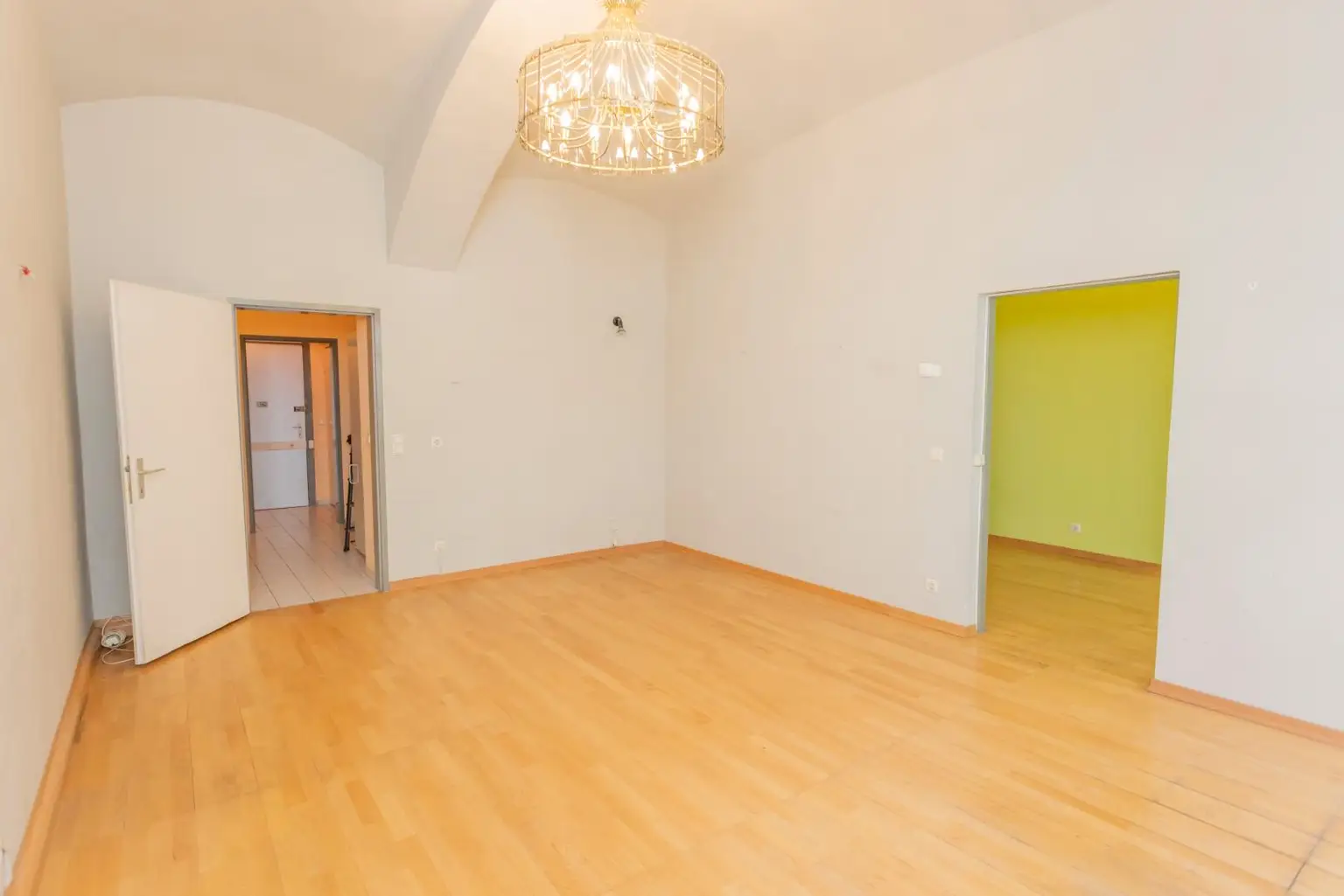 Wohlfühlen im Karmeliterviertel – 2 Zimmer mit Altbauflair