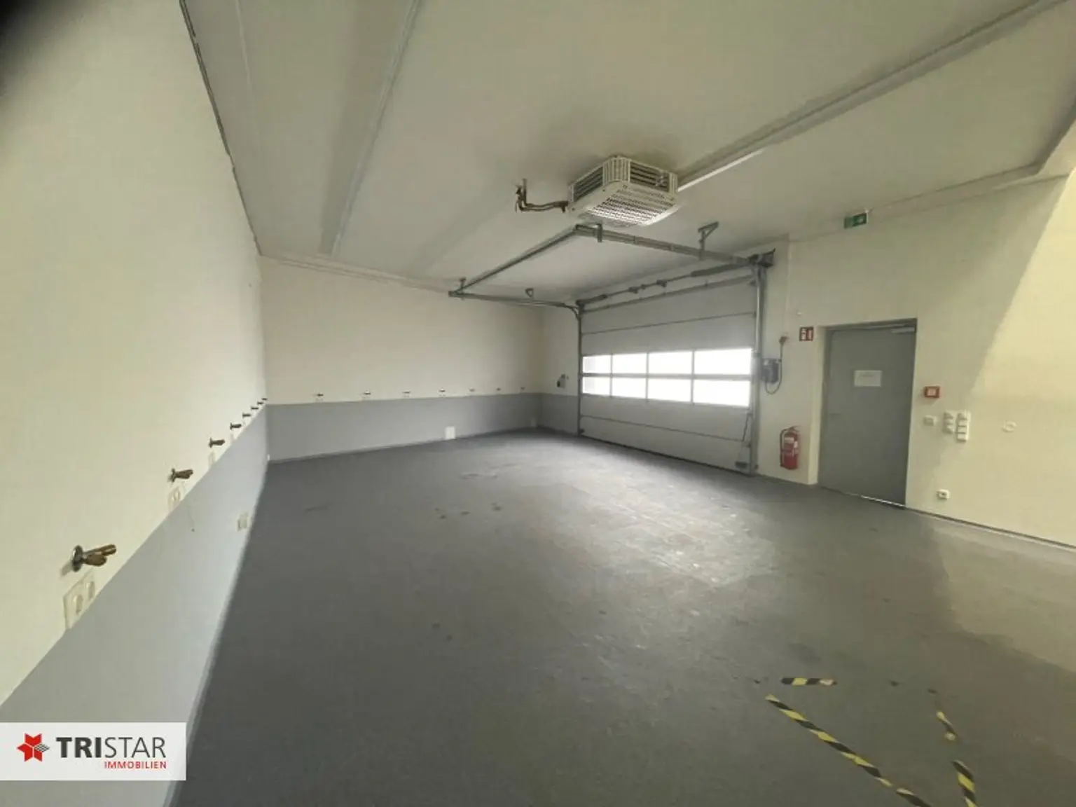 Top Lage, Wien 23. Neuwertiges Betriebsobjekt: 607 m², 5 Parkplätze, ideal für Ihre Vision! Miete 9.186 €