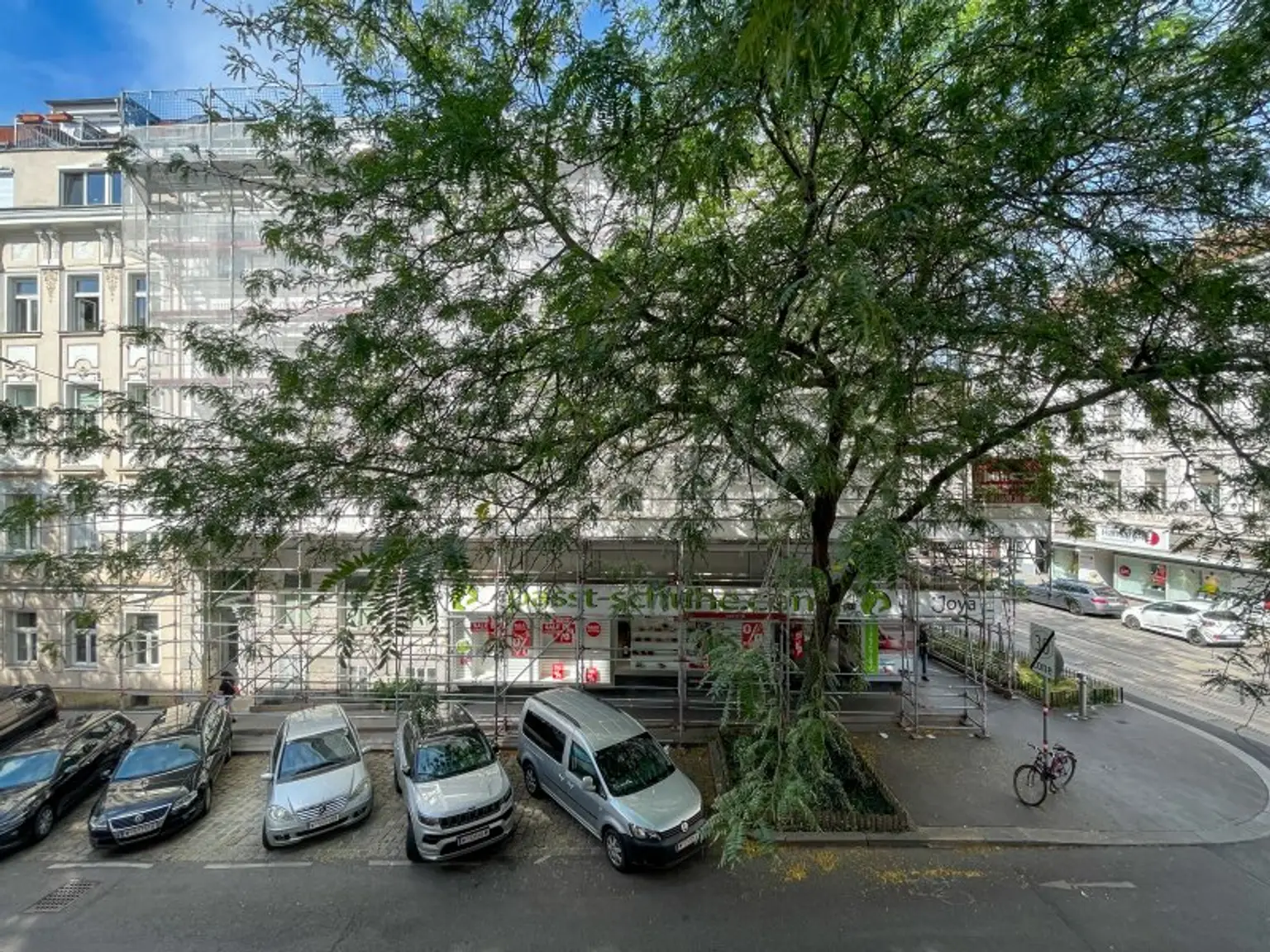 U3 "Hütteldorfer Straße": schön sanierte 2-Zimmerwohnung inkl. neuer Küche