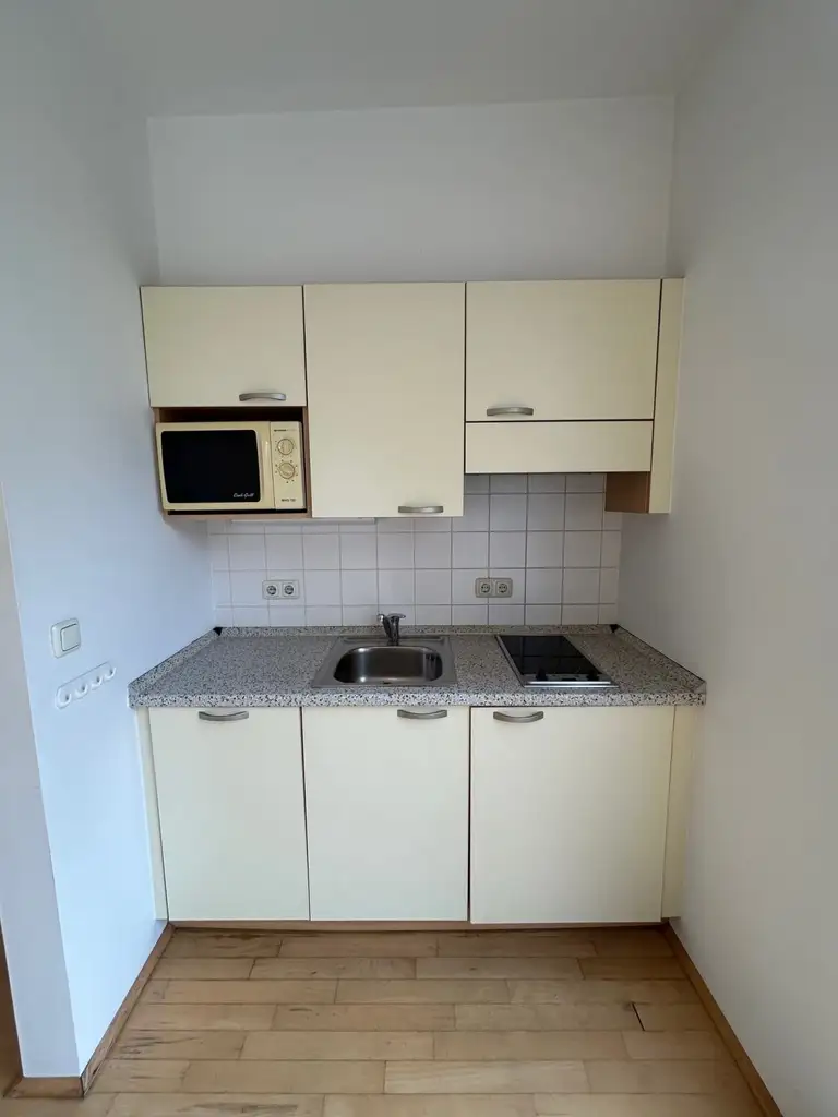 Wunderschöne 2-Zimmer-Wohnung mit herrlicher Terrasse - 
in guter Lage des 8. Bezirks!