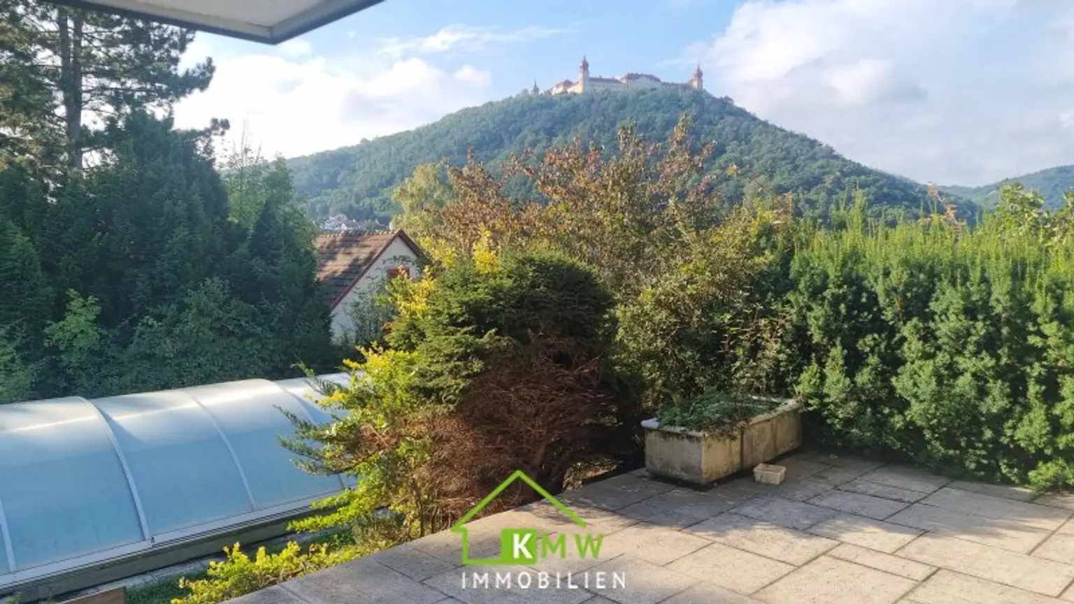 TOP AUSSICHTSLAGE - großzügige Liegenschaft mit großem Garten und Pool