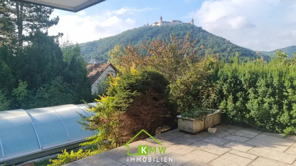 TOP AUSSICHTSLAGE - großzügige Liegenschaft mit großem Garten und Pool