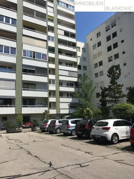Zentral gelegene 2,5-Zimmer-Wohnung - Nähe Klinikum und Stadtzentrum - WG-tauglich!
