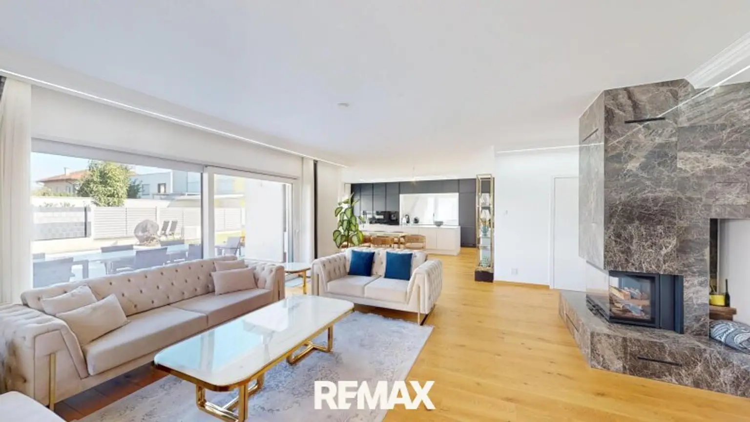 Wohnzimmer Blick auf Esszimmer Küche