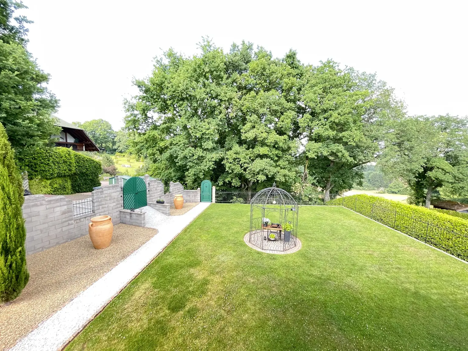 Blick von der Loggia hinten (DG) aufs Grundstück